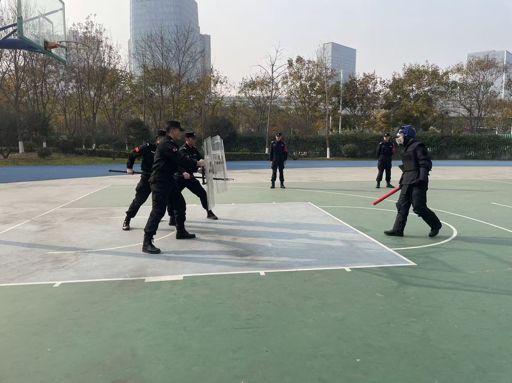 E:/25.12.10后 上傳網(wǎng)站留存/喜報(bào)！南京市保安服務(wù)有限公司建鄴分公司榮獲“校園最小應(yīng)急單元技能競(jìng)賽”一等獎(jiǎng)/照片/ef12cf02b7bf17801f82f2d7cee6249a.jpgef12cf02b7bf17801f82f2d7cee6249a