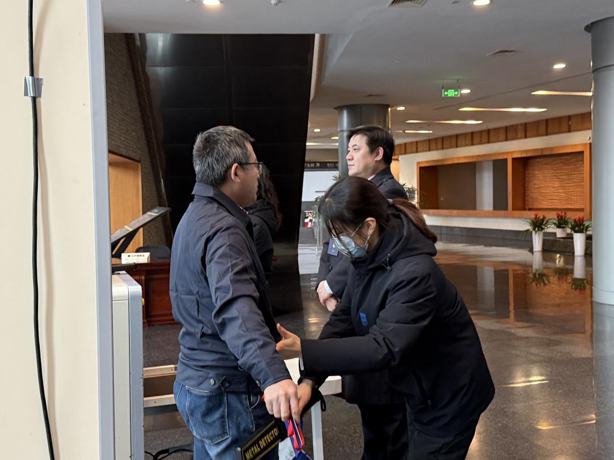 E:/25.12.10后 上傳網(wǎng)站留存/“安保鐵軍、硬核保障”2026系列報(bào)道一——科技引領(lǐng)未來，安全護(hù)航盛會/照片/79854b95b5929b8d99e14dd1fe9a271f.jpg79854b95b5929b8d99e14dd1fe9a271f