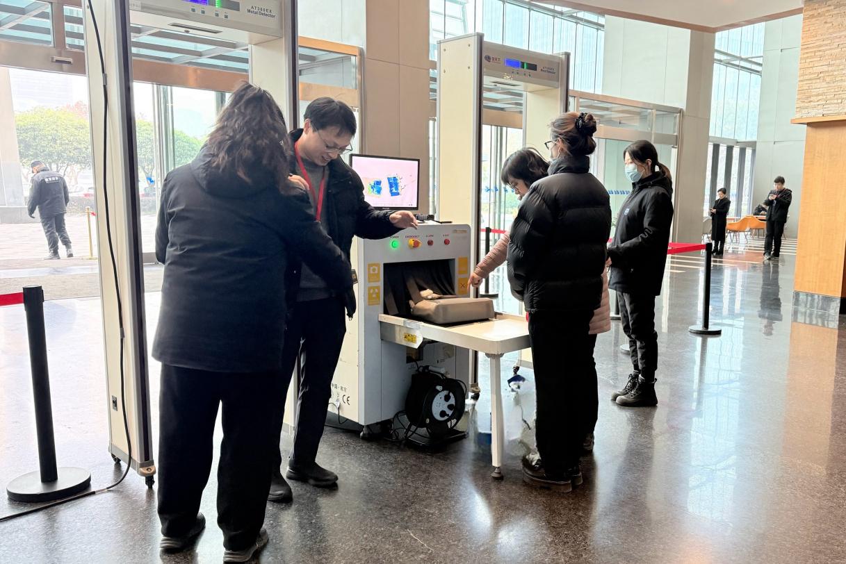 E:/25.12.10后 上傳網(wǎng)站留存/“安保鐵軍、硬核保障”2026系列報(bào)道一——科技引領(lǐng)未來(lái)，安全護(hù)航盛會(huì)/照片/5212ea35a8b77386cbea49d69a720cf7.jpg5212ea35a8b77386cbea49d69a720cf7